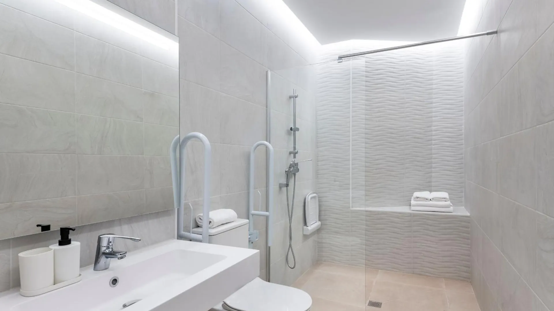 Magno Apartments Monte Carmelo Seville Spain